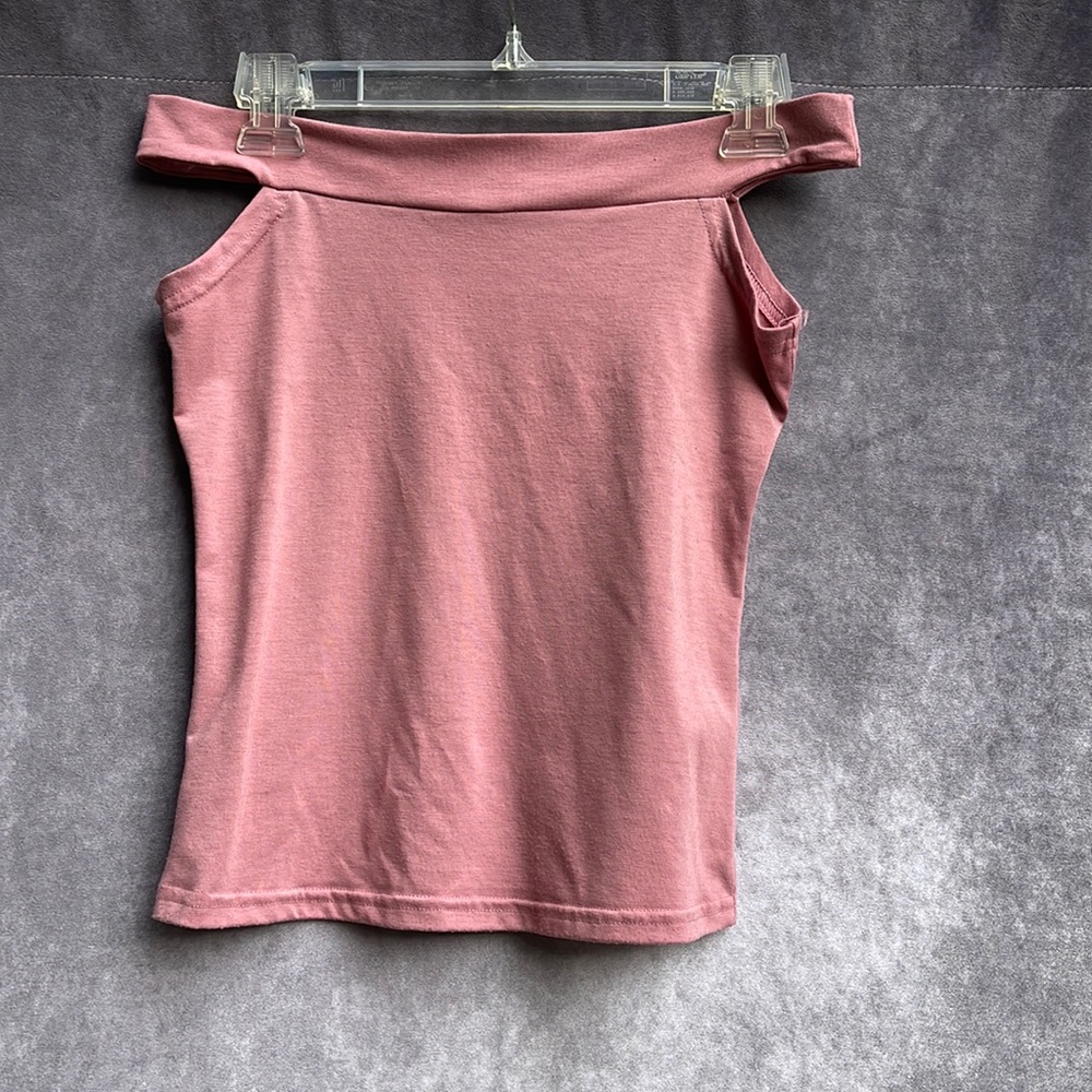 Women's top’s, open shoulders